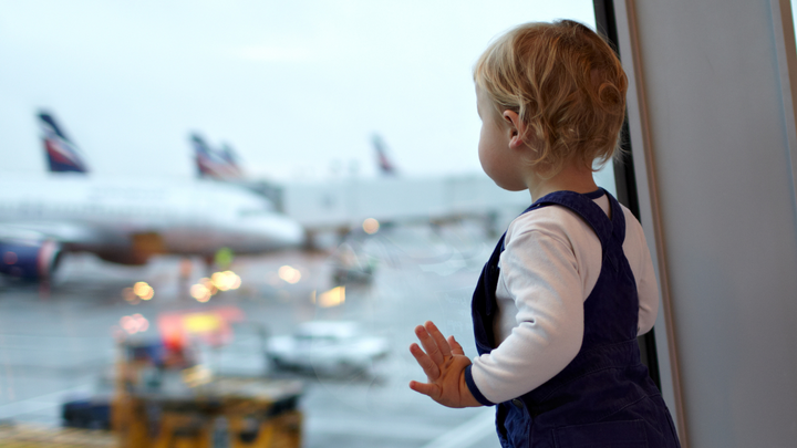 How to Pack Airplane Snacks for Kids
