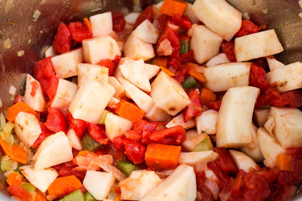 Minestrone-pressure-cooker-before-cooking